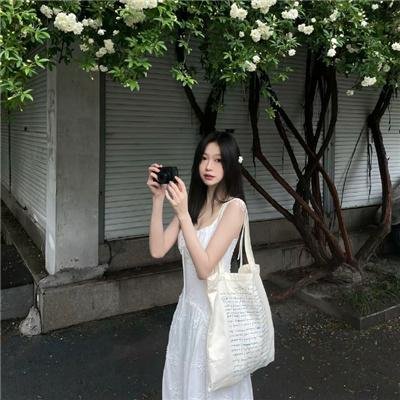 白面包车里的人